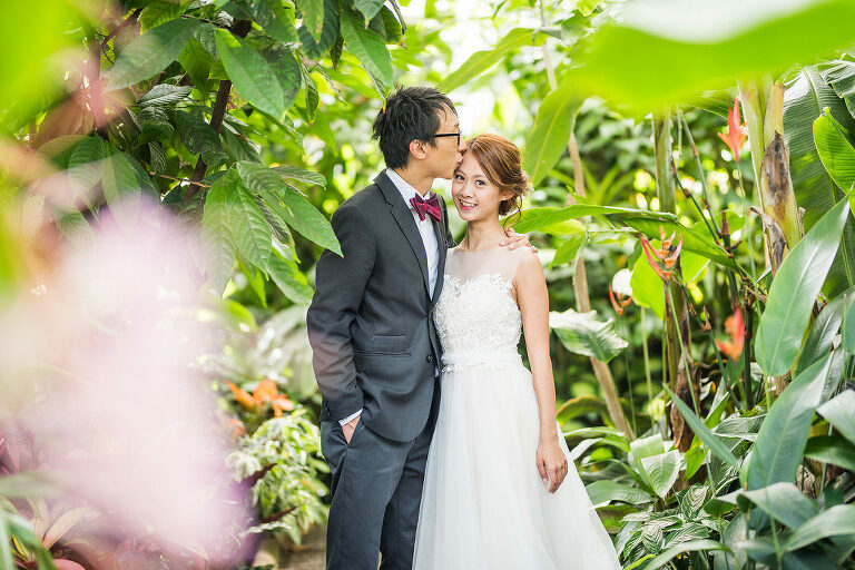 couple garden wedding